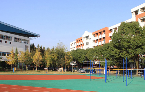 峨眉山市龍池鎮職業中學