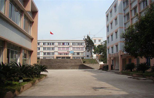 大足縣拾萬鎮興旺立學校